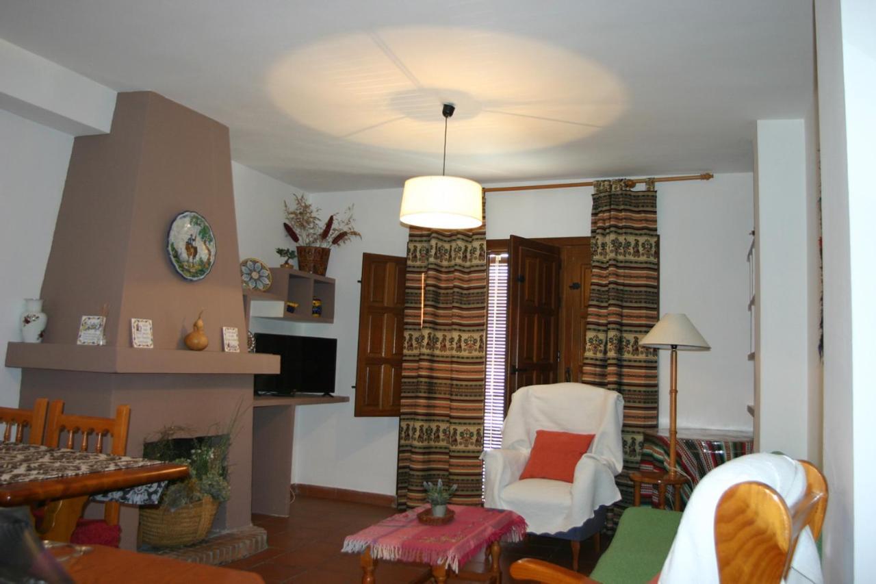 Apartamentos Y Casas Rurales Las Terrazas De La Alpujarra Bubion Exterior photo