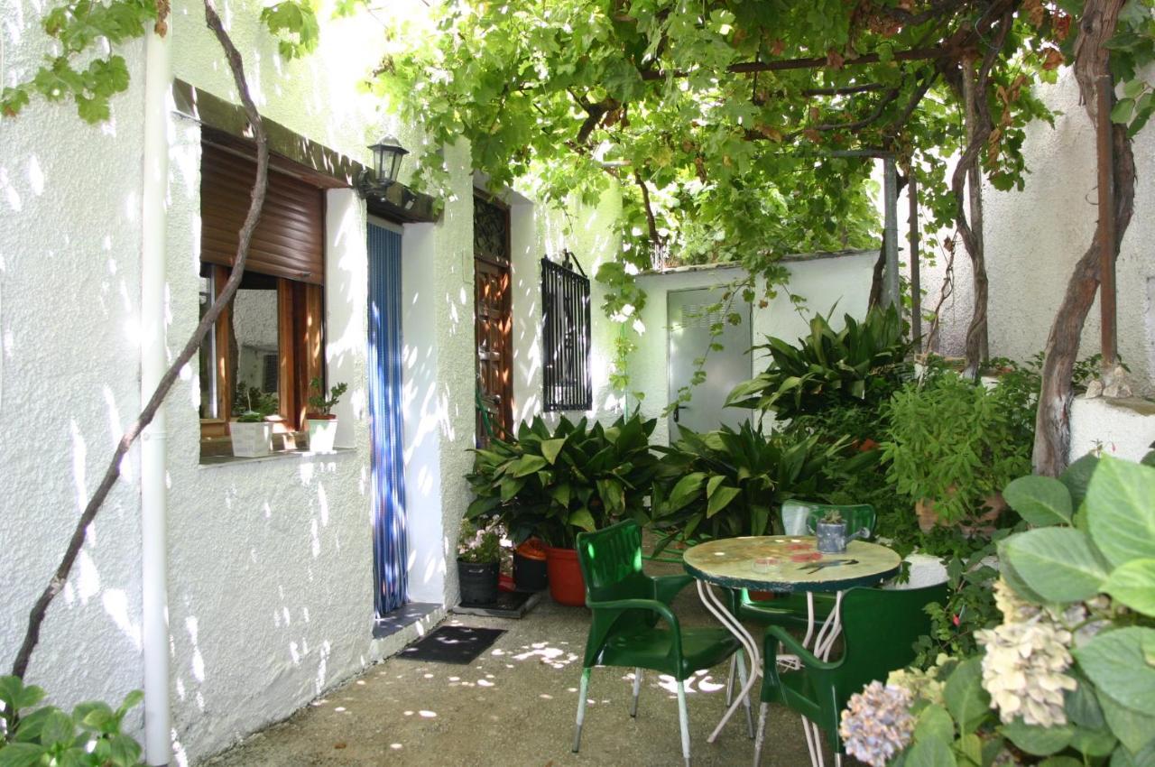 Apartamentos Y Casas Rurales Las Terrazas De La Alpujarra Bubion Exterior photo